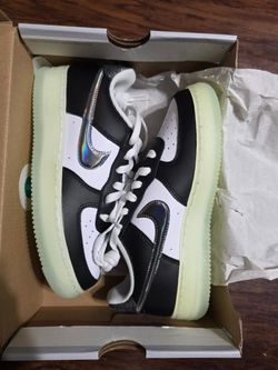 Brand New Nike Air Force 1 with Iridescent Swoosh – Size 7M / 8.5W