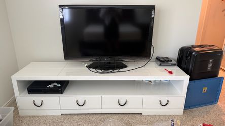 TV/ TV Standing