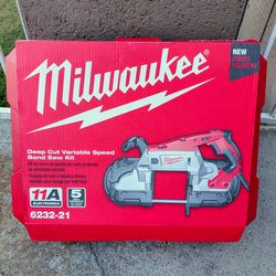 New milwaukee band saw 11amp ( 160$ Firm )