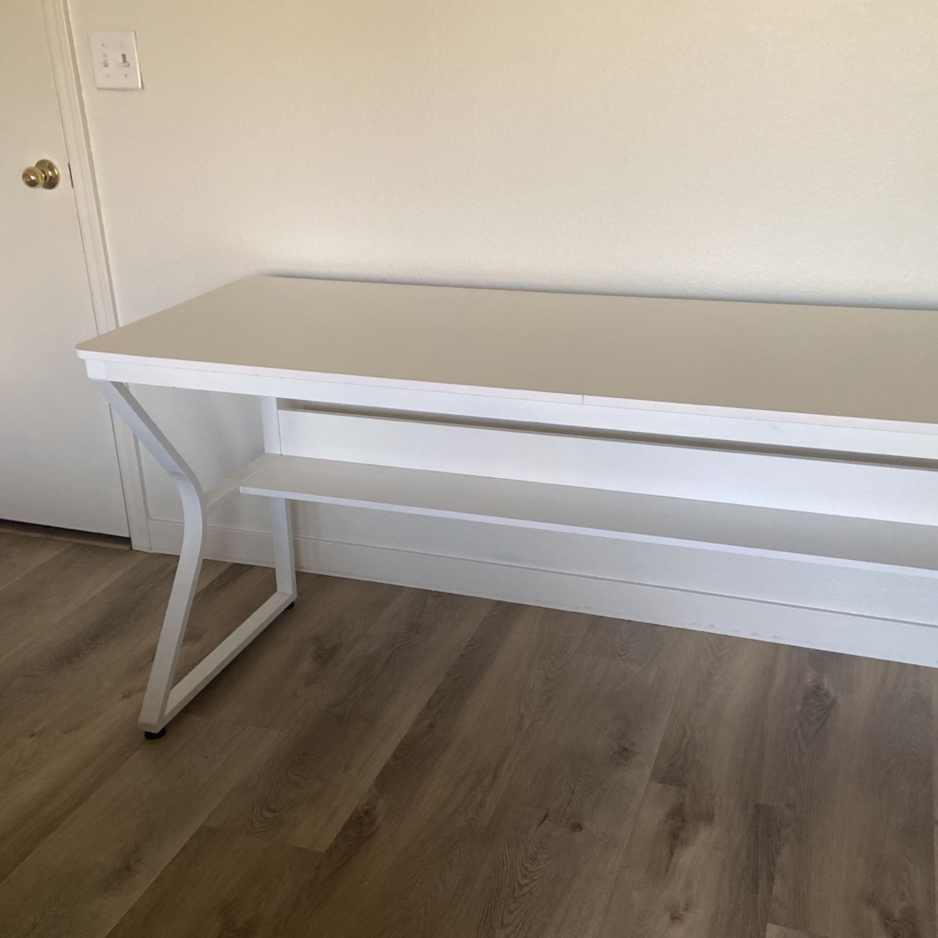 Computer Table White Color Like New