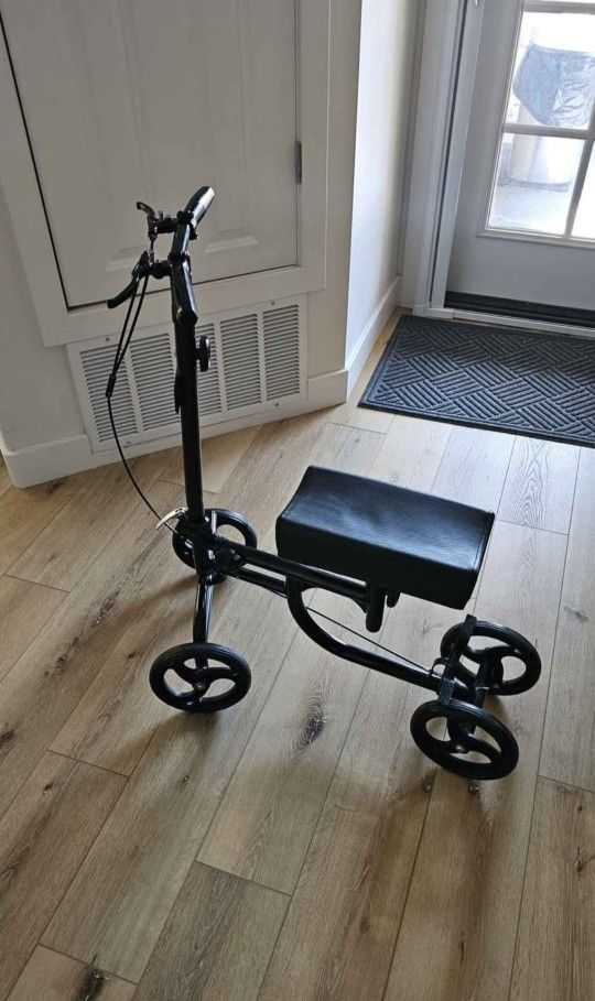 Knee Scooter Indoor
