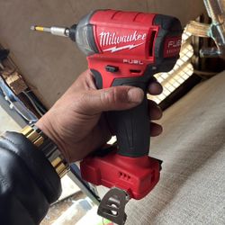 Milwaukee M18 Fuel 1/4 In Surge Impact