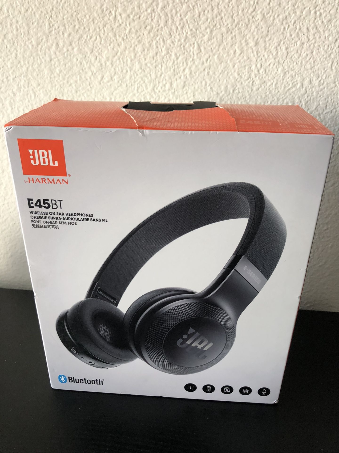 JBL E45BT On-Ear Wireless Headphones,BK