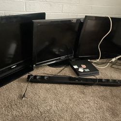 3 TVs 1 PS4 Slim Come With One Controller one remote Works For All 3 TVs Two Roku Devises Can Work In Any Tv You Want As well As The Speaker 