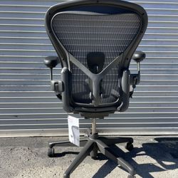 HERMAN MILLER REMASTERED AERON SIZE B WITH POSTURE FIT SL (no tilt locks )DELIVERY AVAILABLE FOR A FEE