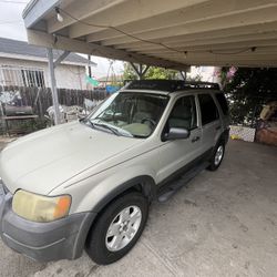 2004 Ford Escape