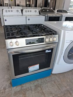 NEW GAS STOVE FRIGIDAIRE 5 BURNERS ....INC WARRANTY   Scratch or dent ..