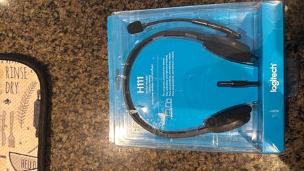 Logitech H111 plug and play head phones. Shoot me an offer