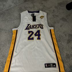 NWT  NBA Kobe Bryant #24 Los Angeles Lakers Jersey Size 52 Adidas 100% Autenticación