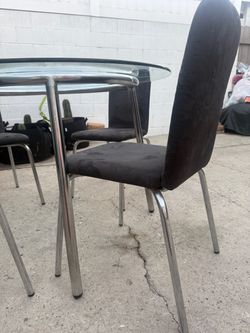 TABLE WITH DINING CHAIRS