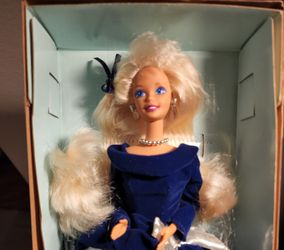 1995 Exclusive Winter Velvet Barbie