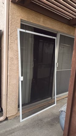Screen door