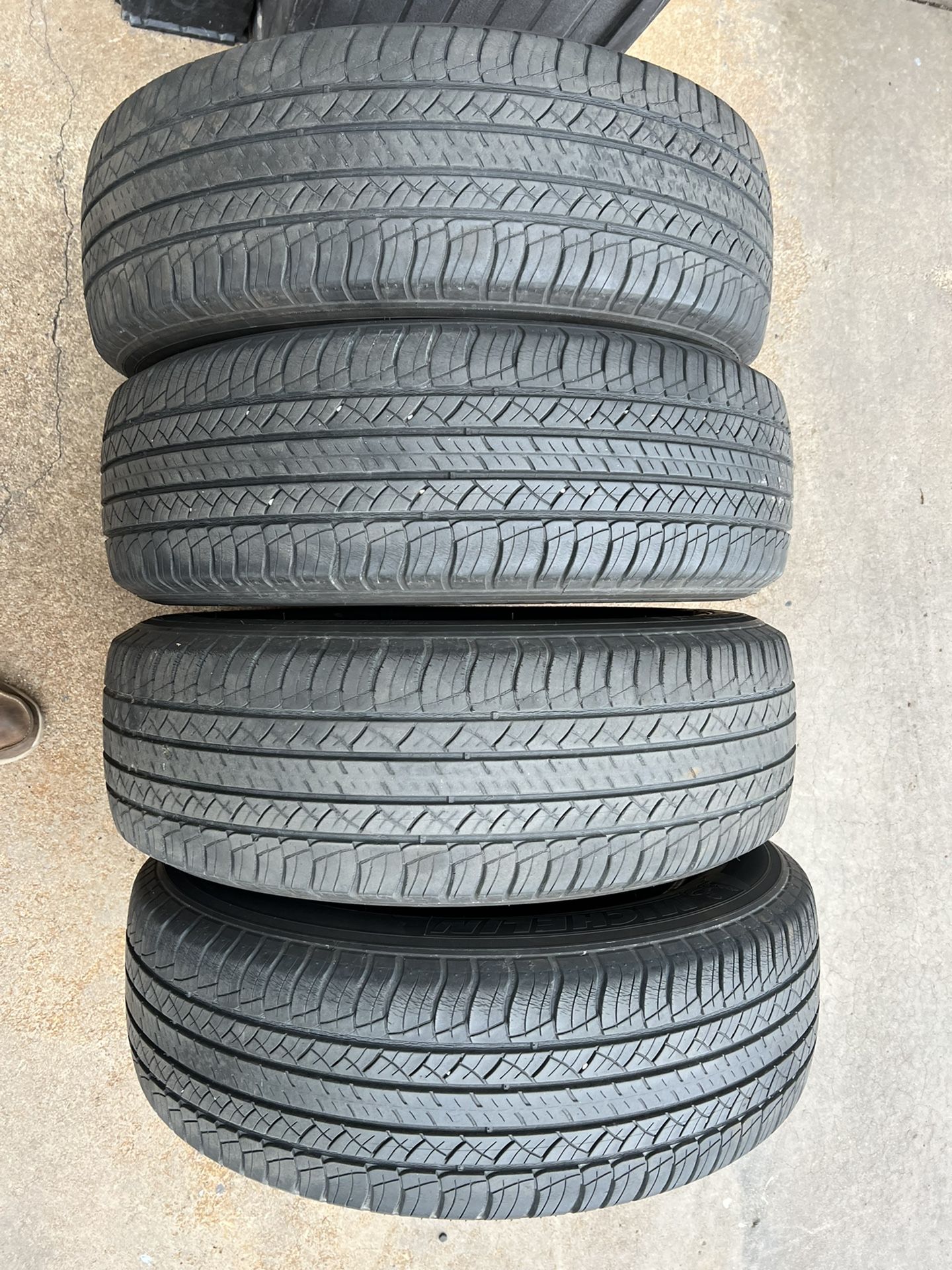 Set Of 4 Michelin latitude tour HP 225/65/17