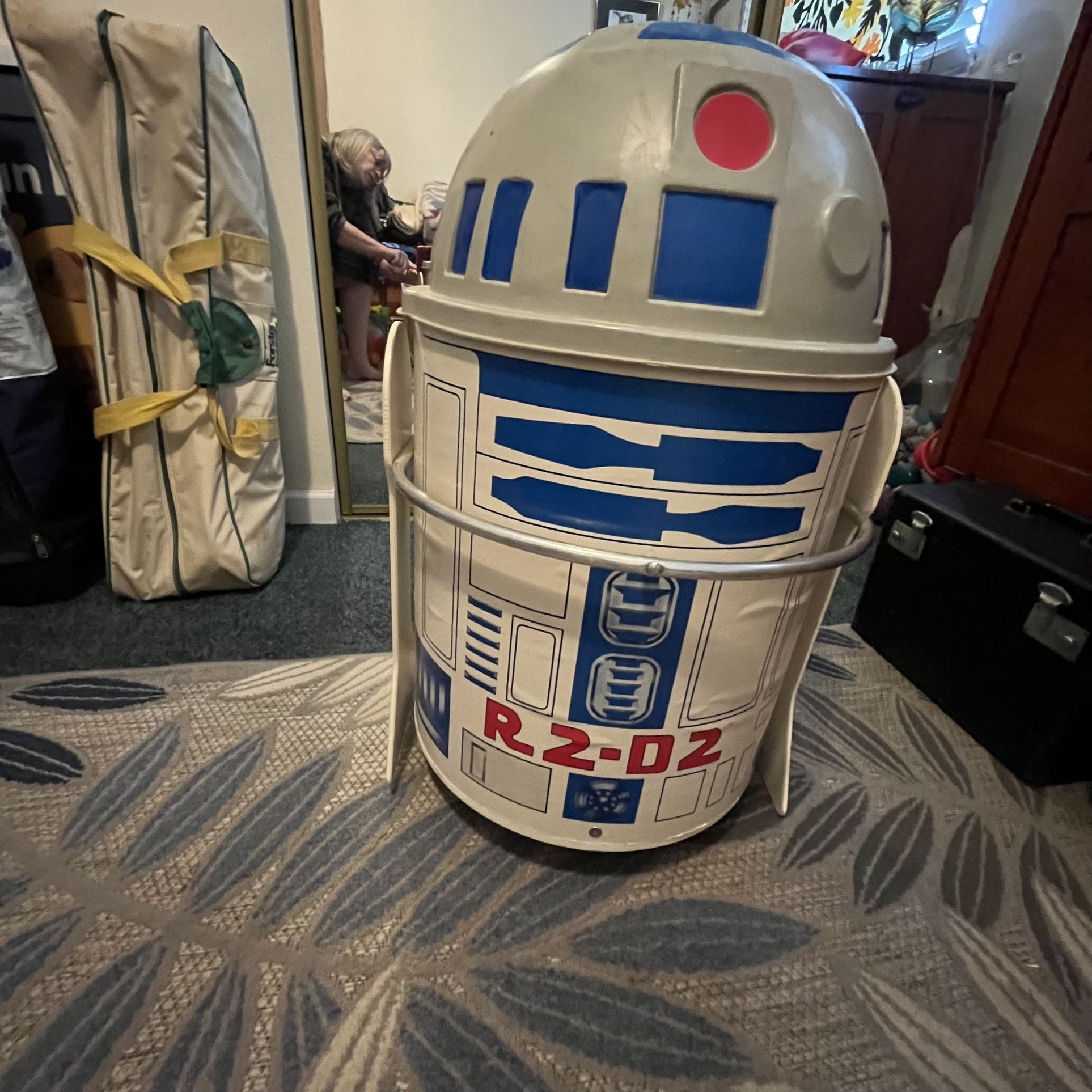 R2 D2 Star Wars Toy Box