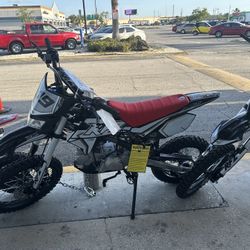 X19 Dirt Bike 125CC Brand New! Finance For $150 Down Payment!!