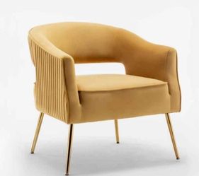 🔥🔥🔥VULVET ARMCHAIR 🔥🔥🔥

Brand New in box 🎁