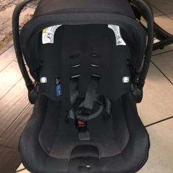 Nuna baby car seat with Base