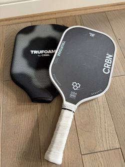 Carbon TruFoam Pickleball Paddle with case in great shape!  