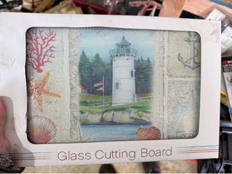 Glass cutting board