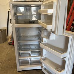 GE® 17.5 Cu. Ft. Top-Freezer Refrigerator  Model #:GTS18HGNRWW