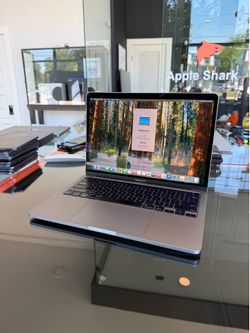 Apple 13” MacBook Pro M1 Chip 16GB Ram 512SSD! 90 day warranty! We offer financing!