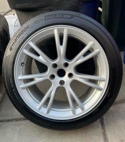 1 Spare Tesla 19” Wheel Tire *SELLING JUST 1* Model Y! Gemini Factory OEM with Hankook EV Tire, size 255/45R19. Sold AS-IS Good spare for long travel!
