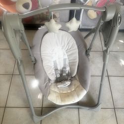 Graco Slim Spaces Compact Swing