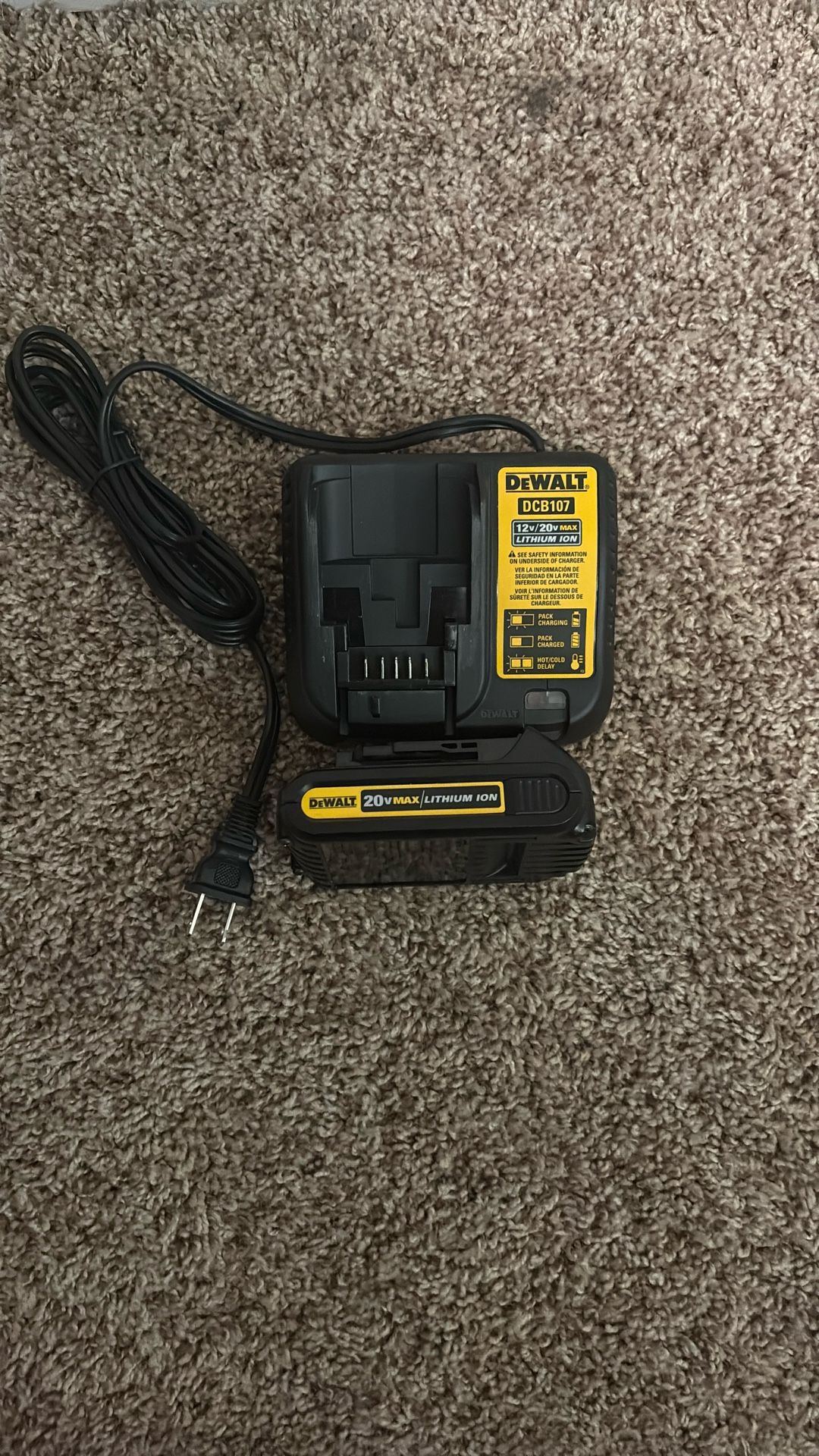 DeWalt DCB107 DCB201 Battery & Charger 20V Max Lithium Ion 12v / 20v Max Charge