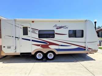 Holiday Rambler AlumaLite 2007 like new Very nice and clean