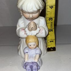 Vintage 1991 Betty Chaisson Little Girl Bedtime Prayers Statue Figurine 