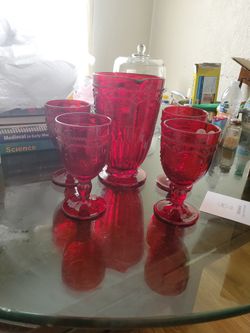 Jarra Roja MARBELLA Y 8 Vasos Con Pedestal