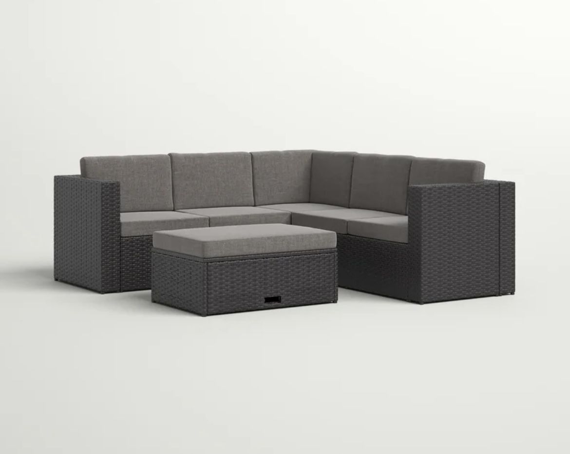 4 Piece Sectional Seating Group With Cushions