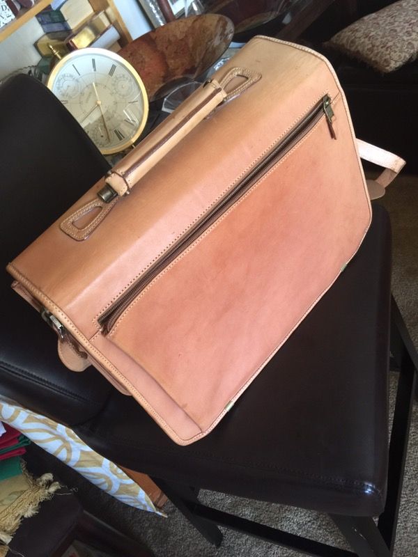 Hartmann Belting Leather Double Gusset Flapover Messenger Bag Briefcase  Attache. for Sale in Los Angeles, CA - OfferUp