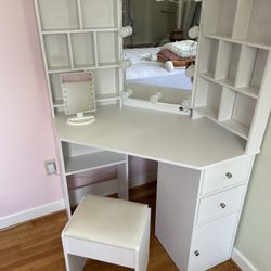 Coner Vanity 