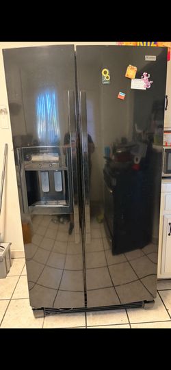 Kemore 2 door fridge and freezer