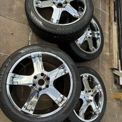 20” MoMo Rims With brand New Toyo Tires 