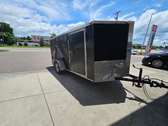 Trailer 5x12 with the v nose,"2020" used Trailer, but pulls great no leaks 5"4 hight interior, clean documentation in hand ✋️ READ DESCRIPTION FIRST, 