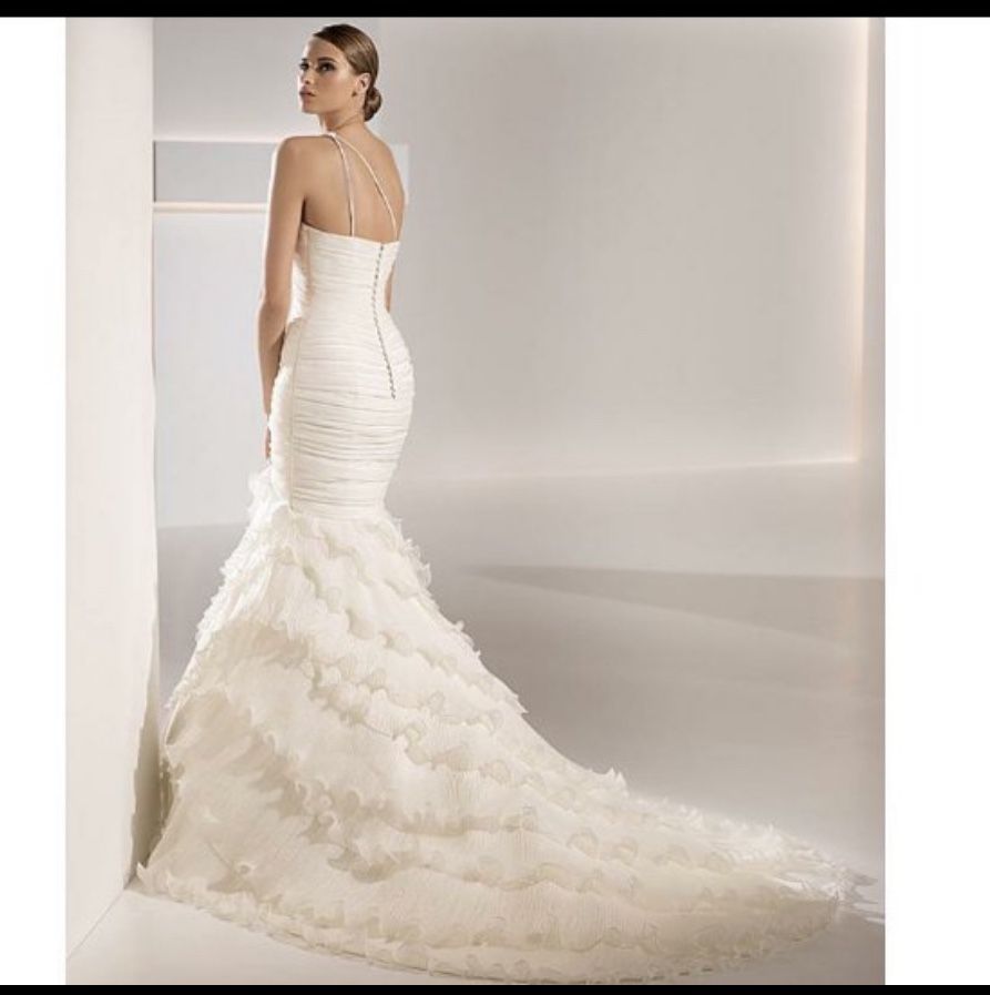 Pronovias Wedding Dress