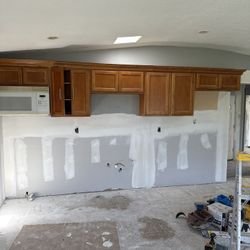Upper Cabinets 