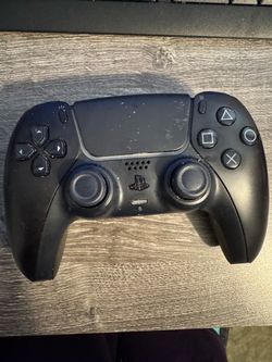 Black PS5 controller