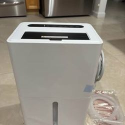 new 1500 sq ft dehumidifier with wheels. 21 points with drainhose. cont drainage auto defrost by Bicepos  