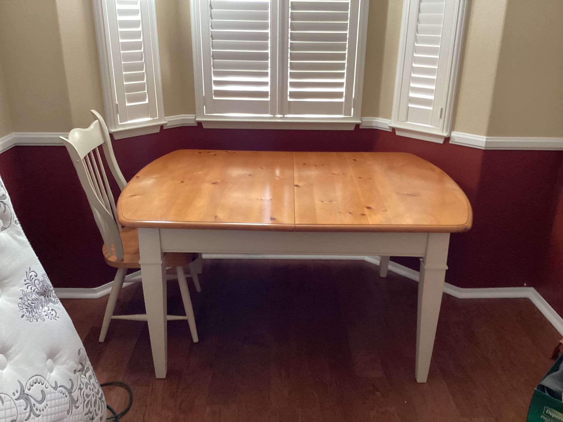 Pine Dining Table W/3 Chairs & Extension