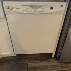 Adora White Dishwasher Free
