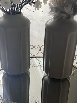 Dos vases beis oscuro