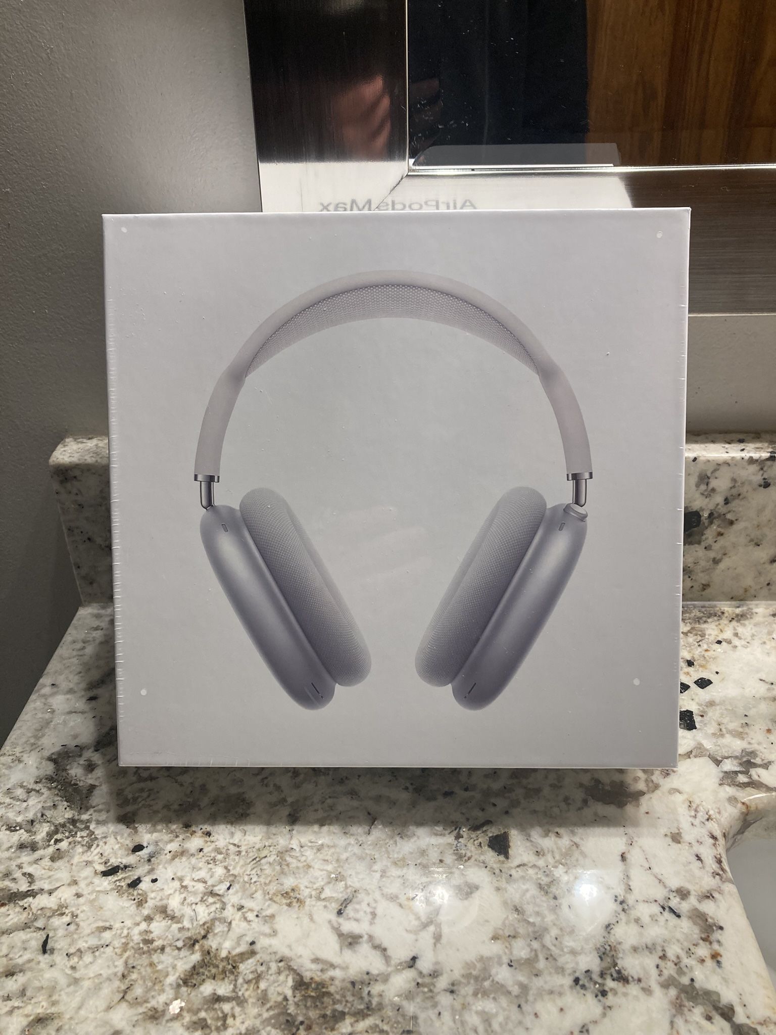 AirPods Max Brand New NEED GONE