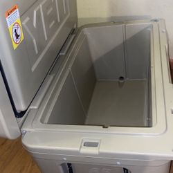 YETI COOLER