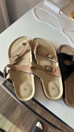 2 pairs of women’s sandals