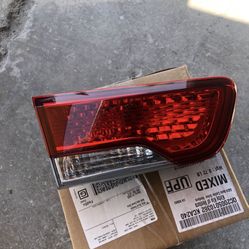 KIA Forte Koup LH trunk light 10/13 OEM 
