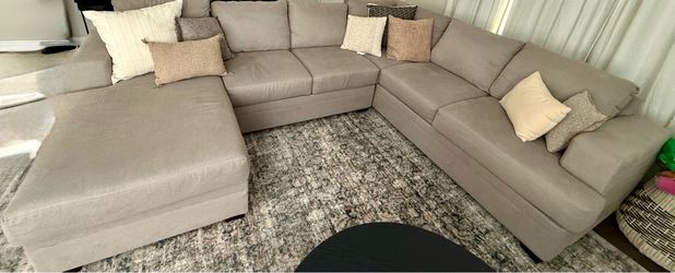 Sectional couch