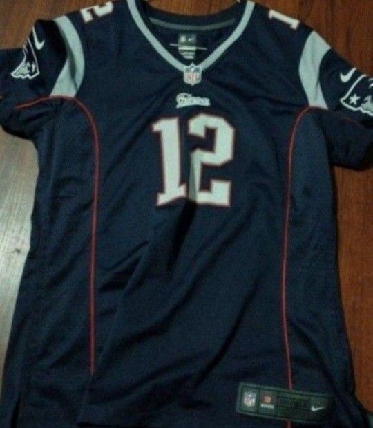Nike New England Patriots Tom Brady #12 Jersey Size L